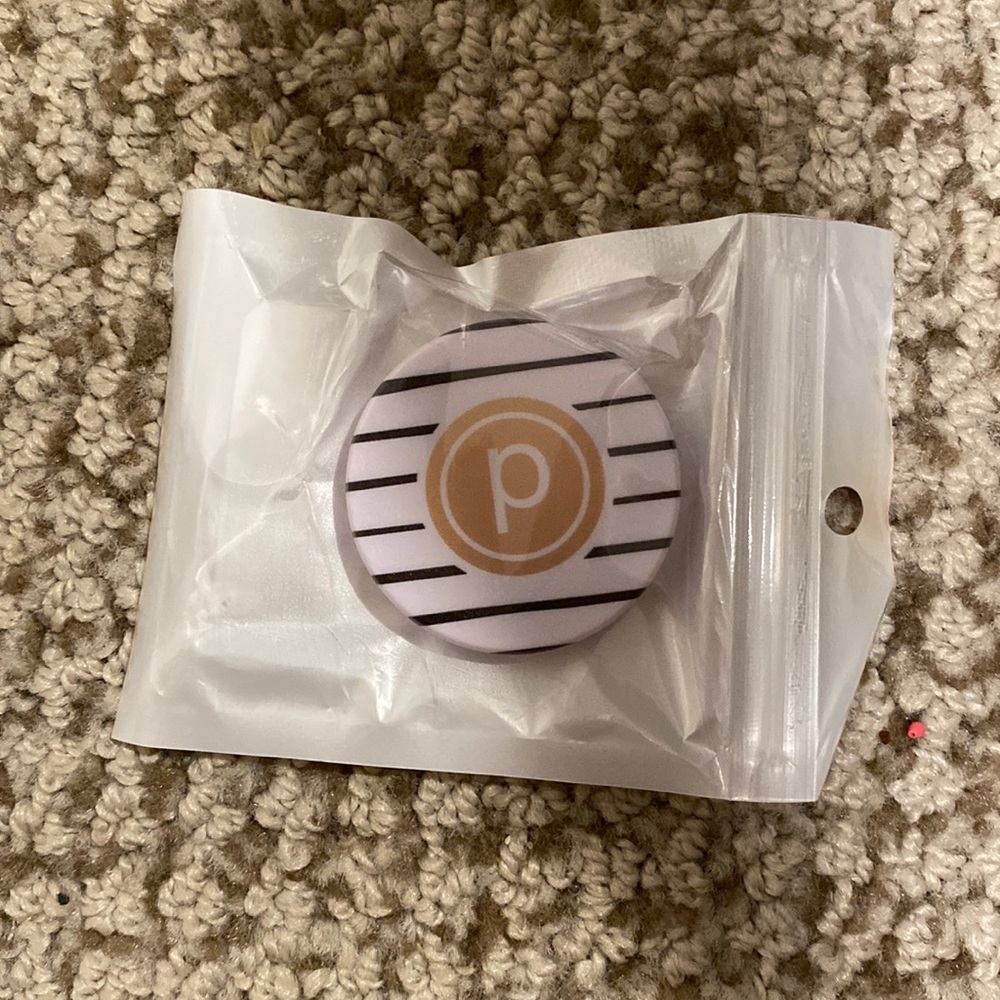 Pure Barre Pop Socket